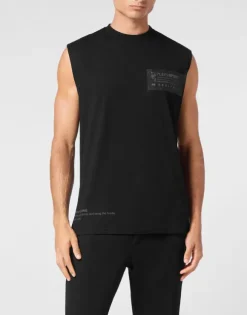 Sleeveless T-shirt